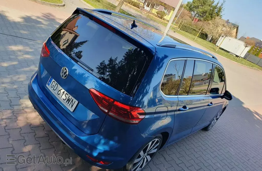 VOLKSWAGEN Touran 