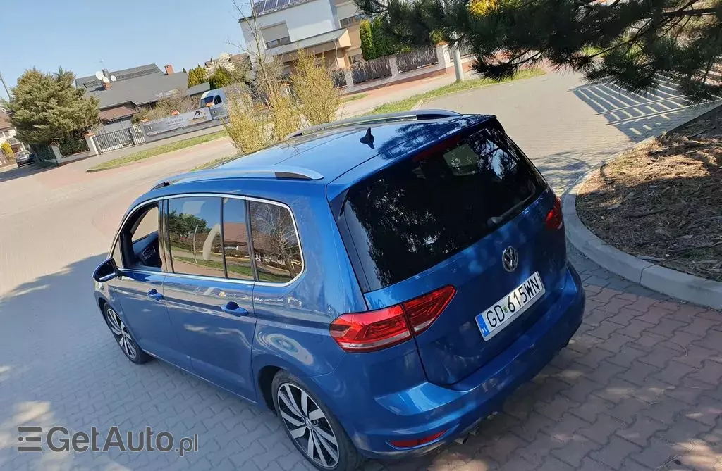 VOLKSWAGEN Touran 
