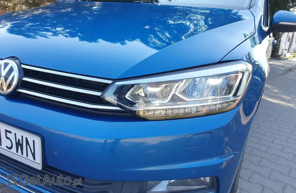 VOLKSWAGEN Touran 