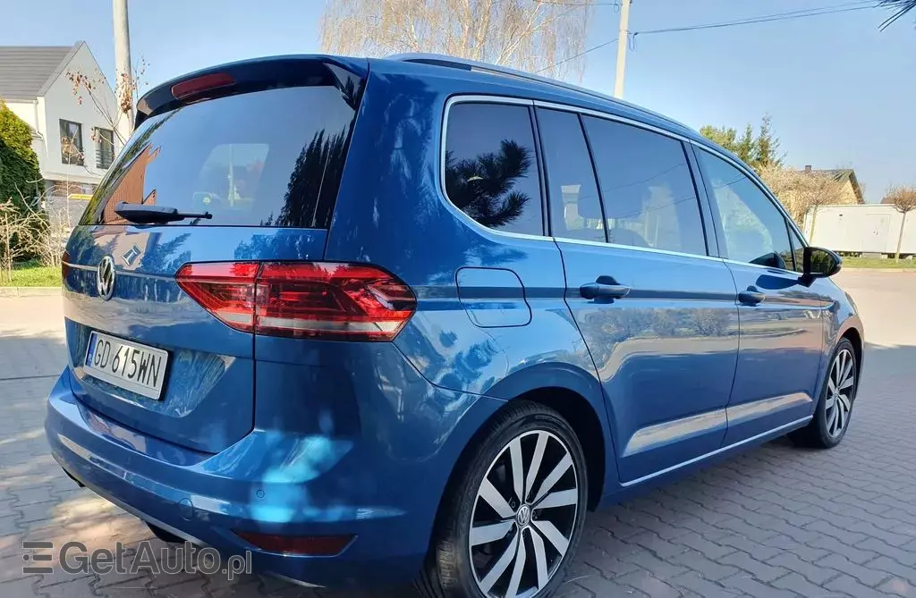 VOLKSWAGEN Touran 