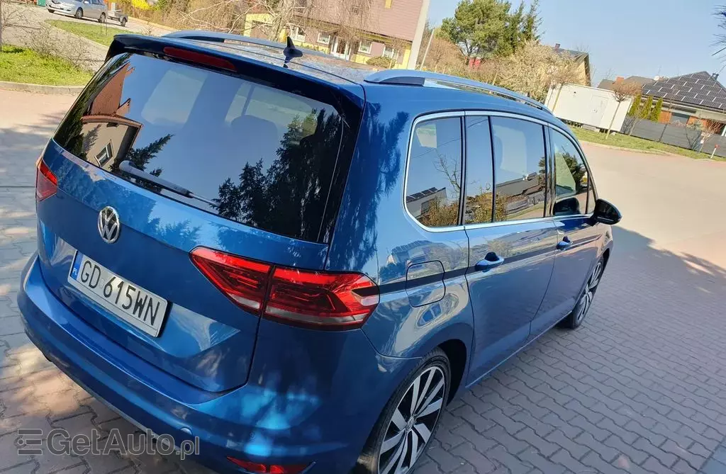 VOLKSWAGEN Touran 