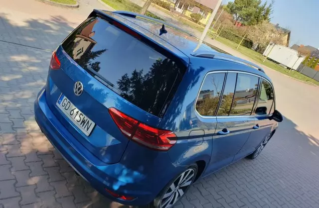 VOLKSWAGEN Touran 
