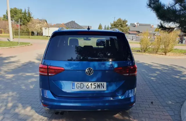 VOLKSWAGEN Touran 