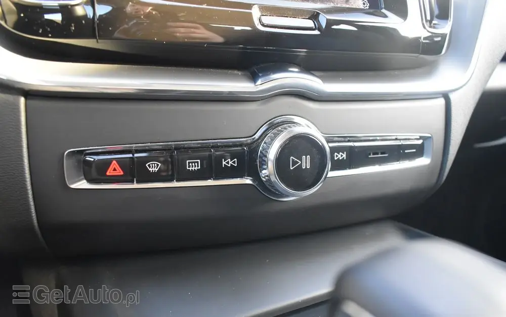 VOLVO XC 60 B4 B Essential