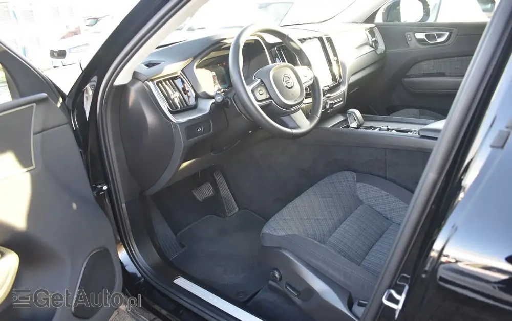 VOLVO XC 60 B4 B Essential