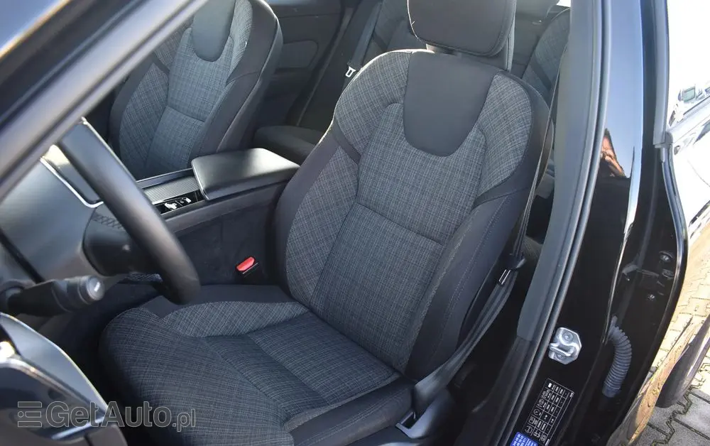 VOLVO XC 60 B4 B Essential