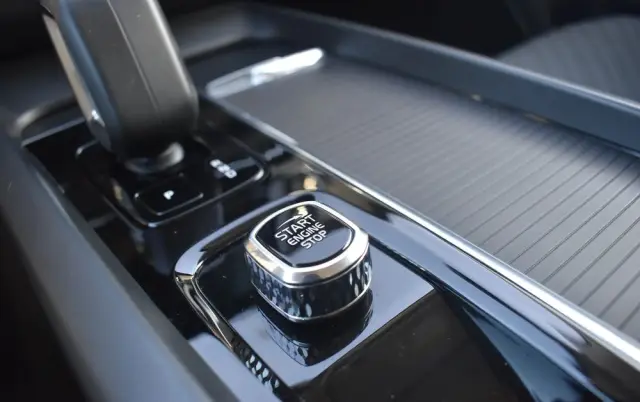 VOLVO XC 60 B4 B Essential