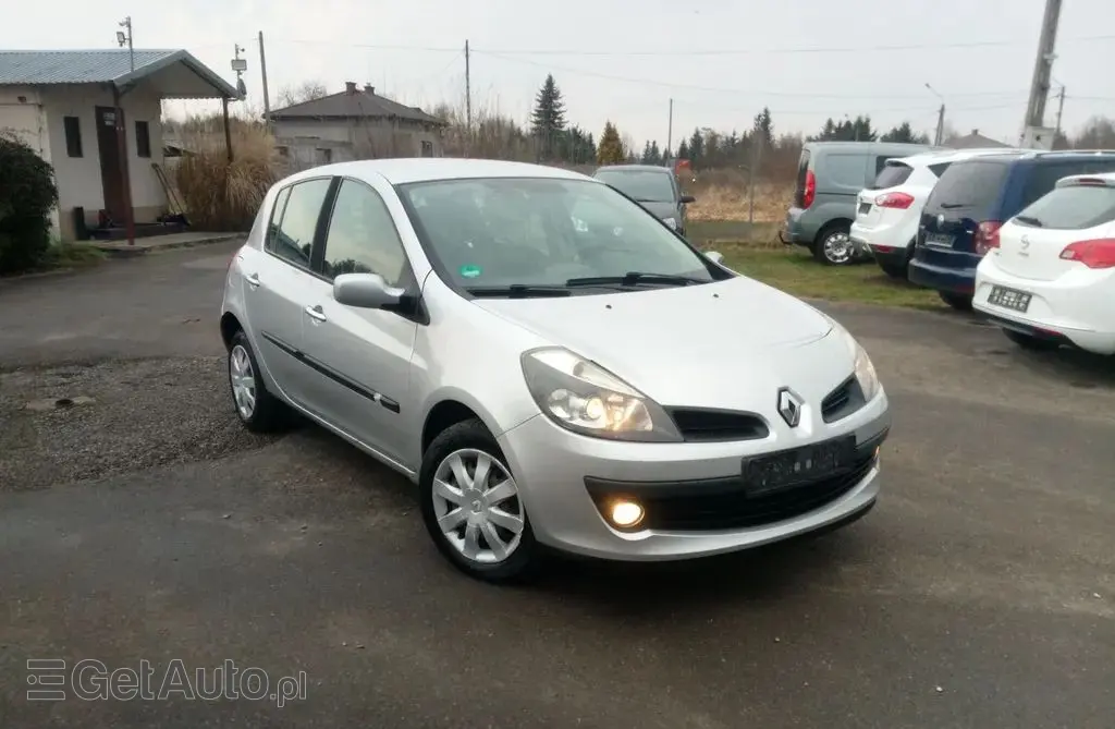 RENAULT Clio 