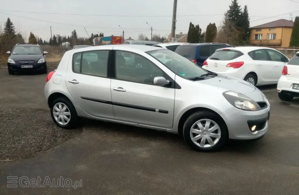 RENAULT Clio 