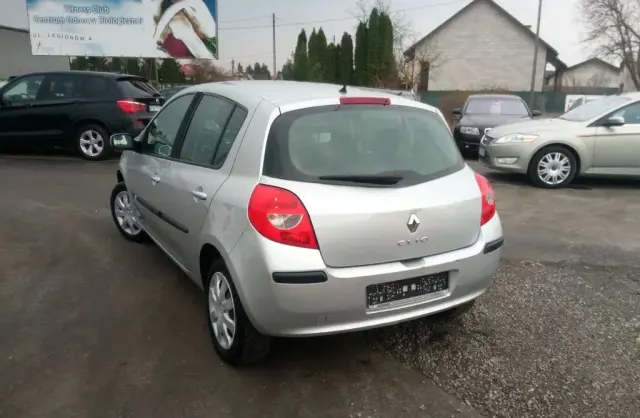RENAULT Clio 