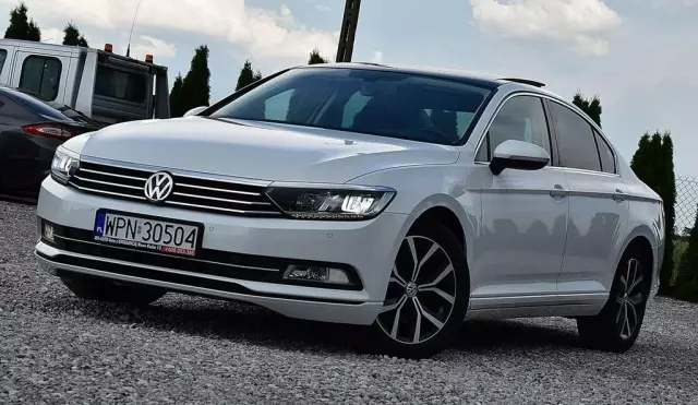 VOLKSWAGEN Passat 