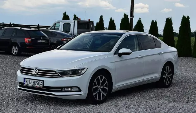 VOLKSWAGEN Passat 