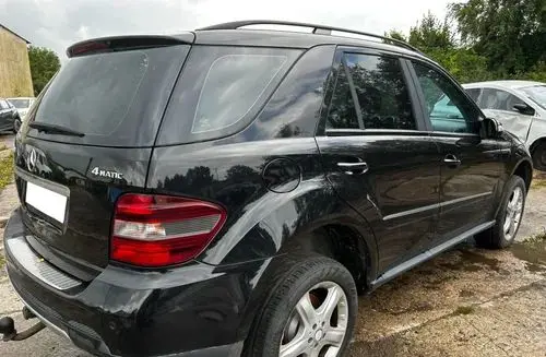 MERCEDES-BENZ ML 
