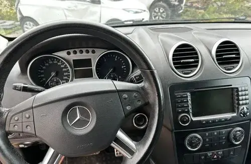 MERCEDES-BENZ ML 