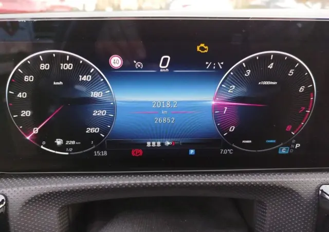 MERCEDES-BENZ CLA 