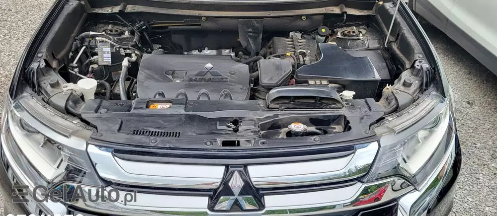 MITSUBISHI Outlander 2.0 2WD Inform