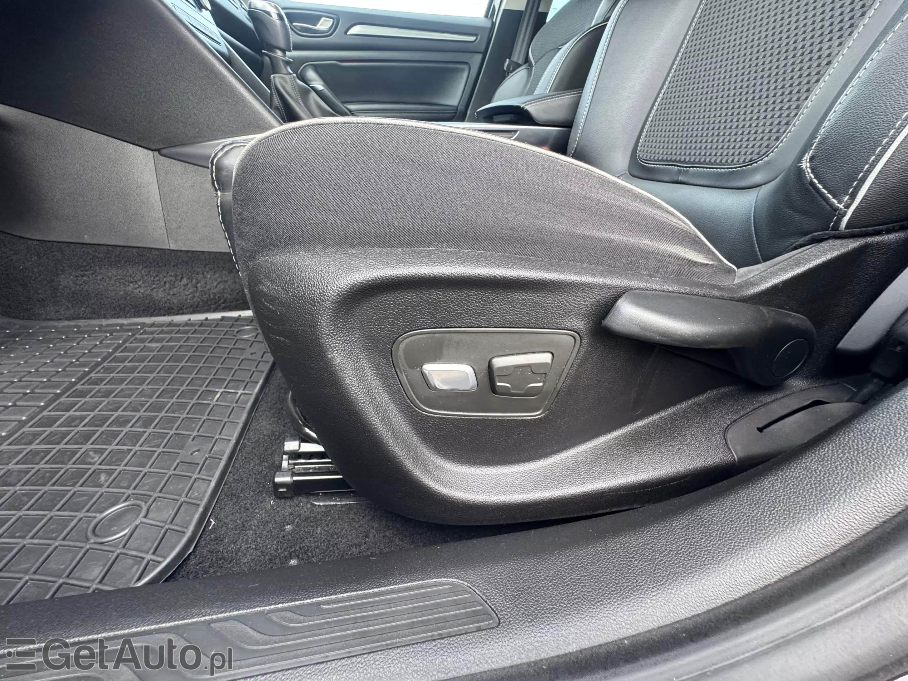 RENAULT Megane Bose Energy TCe 130