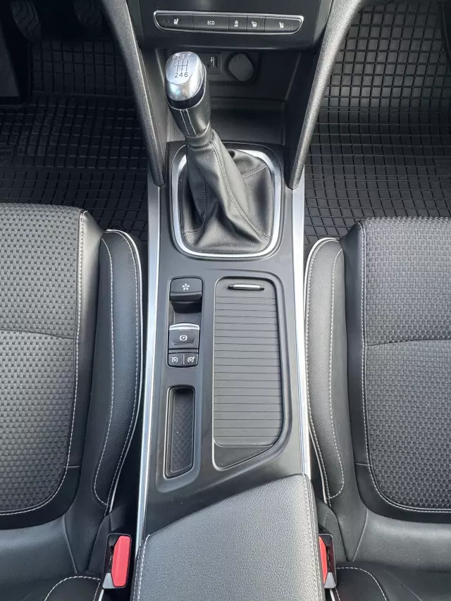 RENAULT Megane Bose Energy TCe 130