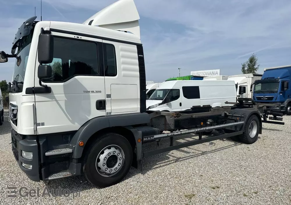 MAN TGM 18.320/E6/Automat/Sypialka/Klima/poduszka przód i tył/rama do zabudowy 