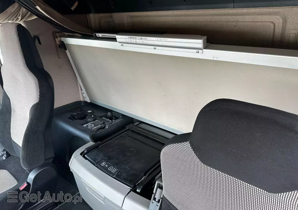 MAN TGM 18.320/E6/Automat/Sypialka/Klima/poduszka przód i tył/rama do zabudowy 