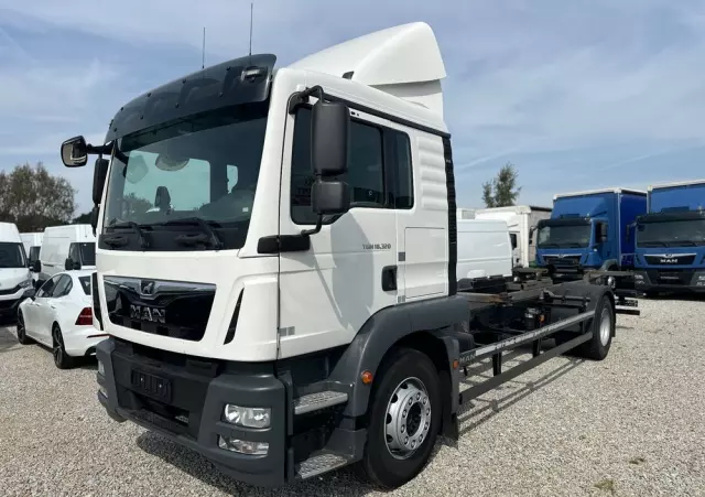 MAN TGM 18.320/E6/Automat/Sypialka/Klima/poduszka przód i tył/rama do zabudowy 