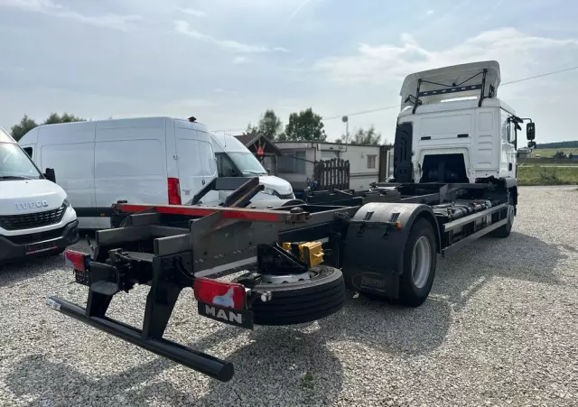 MAN TGM 18.320/E6/Automat/Sypialka/Klima/poduszka przód i tył/rama do zabudowy 