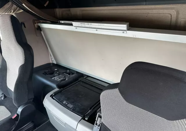 MAN TGM 18.320/E6/Automat/Sypialka/Klima/poduszka przód i tył/rama do zabudowy 