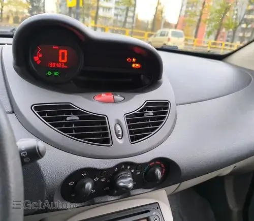RENAULT Twingo 