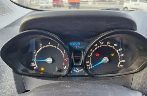 FORD Tourneo Courier 