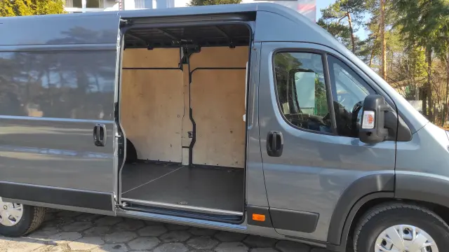 PEUGEOT Boxer L4H2 Premium