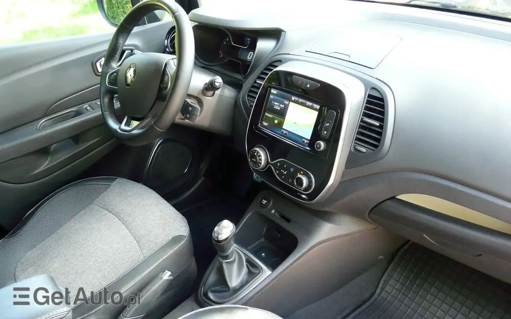 RENAULT Captur 1.3 TCe Intens