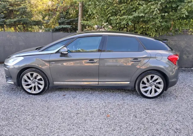 CITROËN DS5 2.0 HDi Hybrid4 SoChic MCP