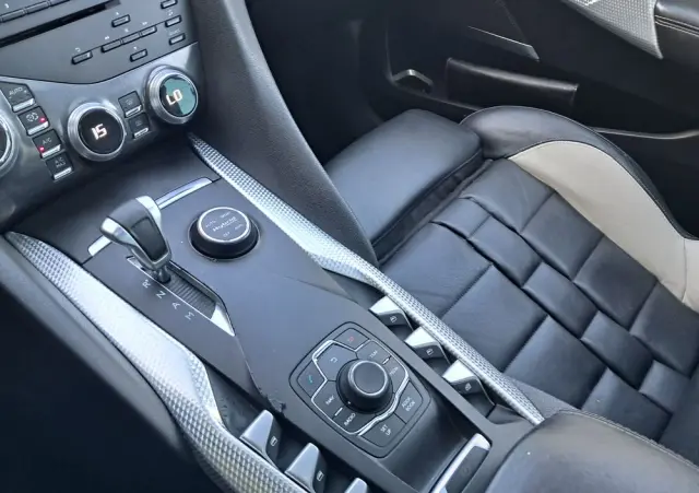 CITROËN DS5 2.0 HDi Hybrid4 SoChic MCP