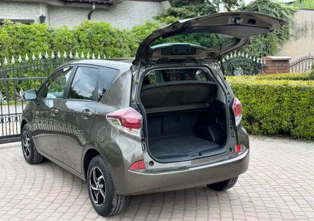TOYOTA Verso S 1.33 Premium MS