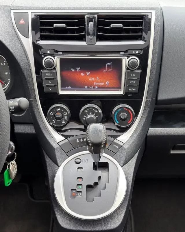 TOYOTA Verso S 1.33 Premium MS