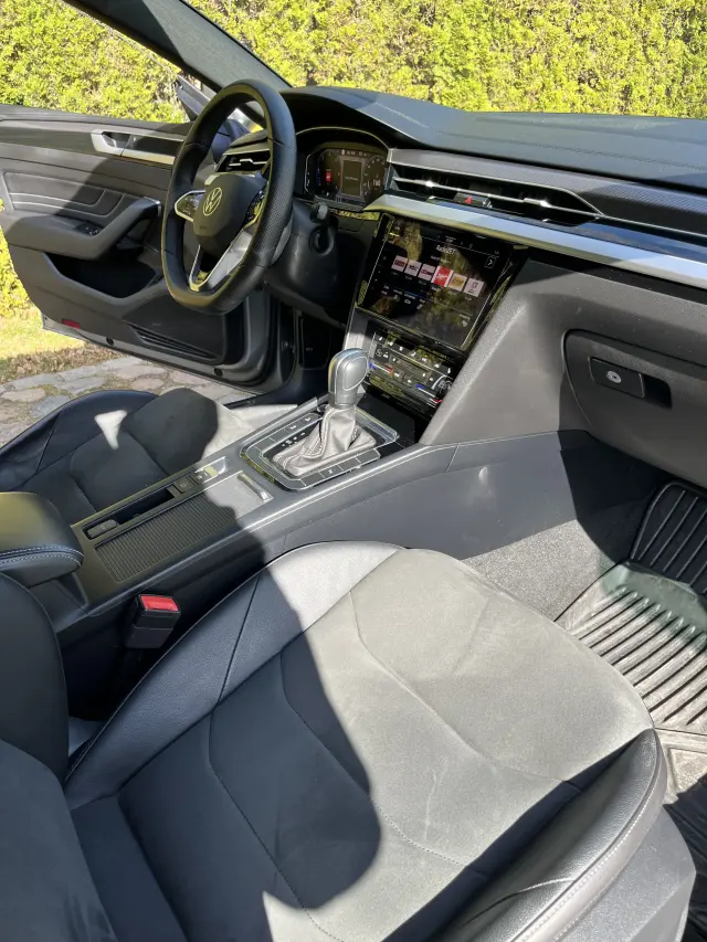 VOLKSWAGEN Arteon R-Line