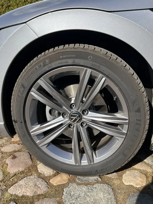 VOLKSWAGEN Arteon R-Line