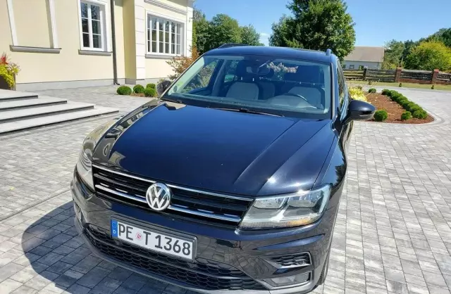 VOLKSWAGEN Tiguan 