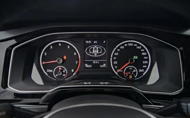 VOLKSWAGEN Polo 1.0 TSI R-Line DSG