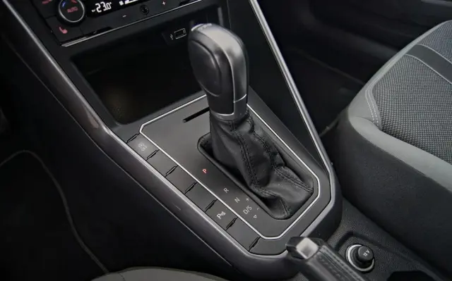 VOLKSWAGEN Polo 1.0 TSI R-Line DSG