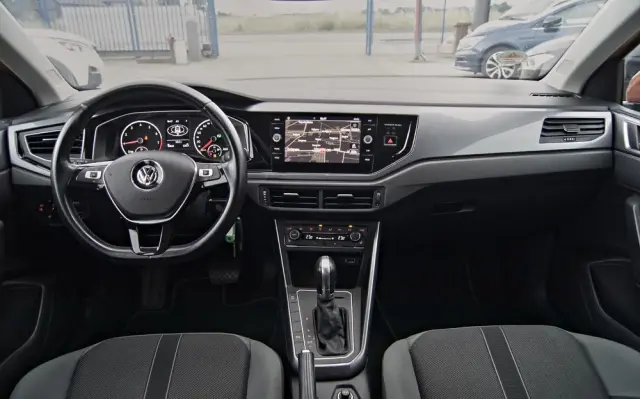 VOLKSWAGEN Polo 1.0 TSI R-Line DSG