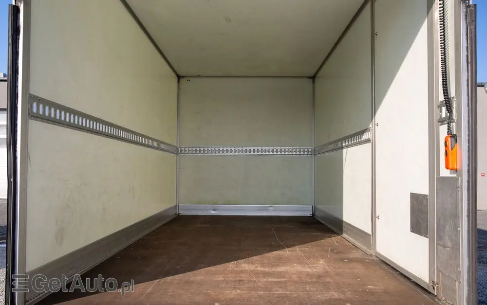 VOLKSWAGEN Crafter 177KM 8ep KONTENER + WINDA dHollandia 750kg + DRZWI BOCZNE 