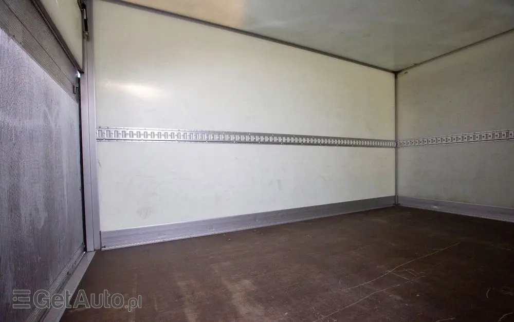 VOLKSWAGEN Crafter 177KM 8ep KONTENER + WINDA dHollandia 750kg + DRZWI BOCZNE 