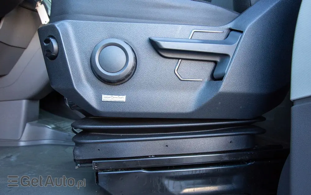 VOLKSWAGEN Crafter 177KM 8ep KONTENER + WINDA dHollandia 750kg + DRZWI BOCZNE 