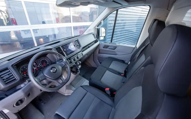 VOLKSWAGEN Crafter 177KM 8ep KONTENER + WINDA dHollandia 750kg + DRZWI BOCZNE 