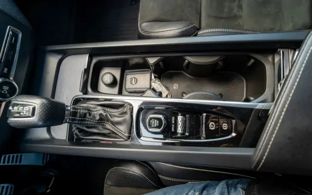 VOLVO XC 60 