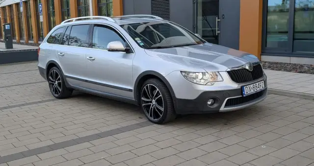 SKODA Superb 2.0 TDI Green tec DSG Exclusive