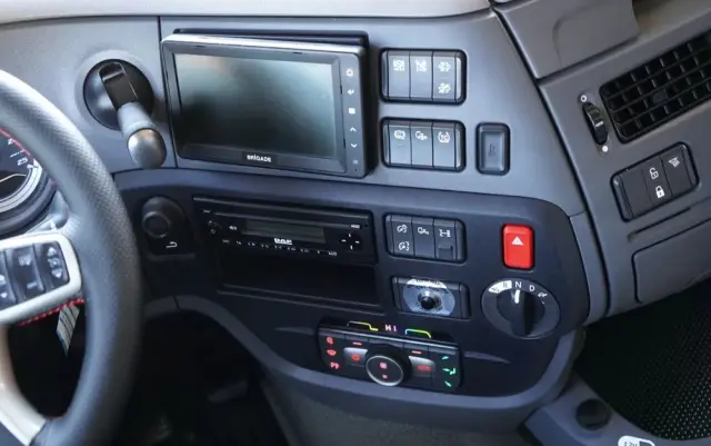 DAF XF 480 / LOW DECK / MEGA / REGULOWANE SIODŁO / 2021 / SSC / 