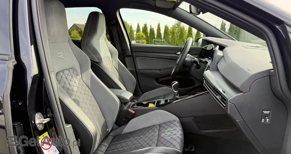 VOLKSWAGEN Golf 1.5 TSI OPF R-Line
