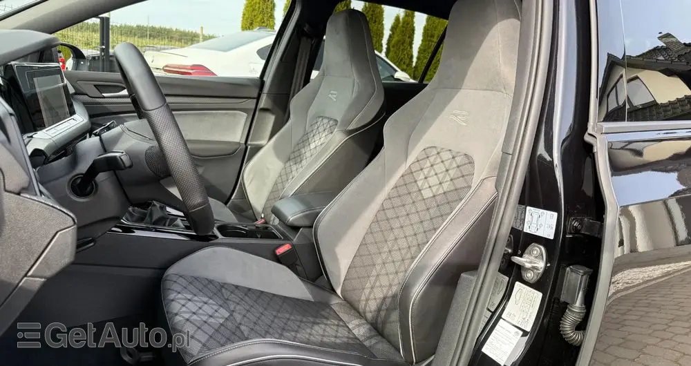 VOLKSWAGEN Golf 1.5 TSI OPF R-Line